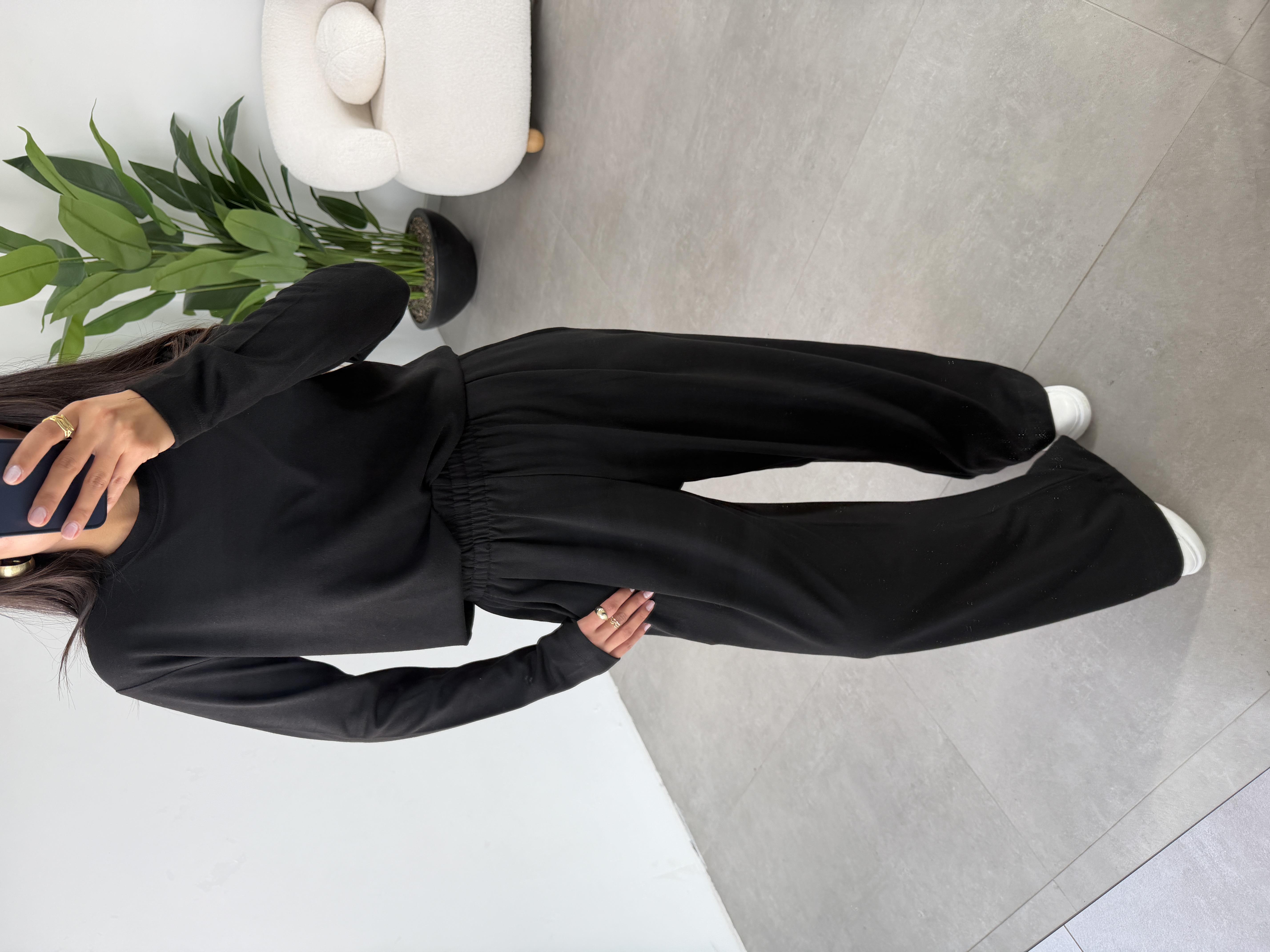 Siyah Sonsuz Kumaş Uzun Kollu Bluz