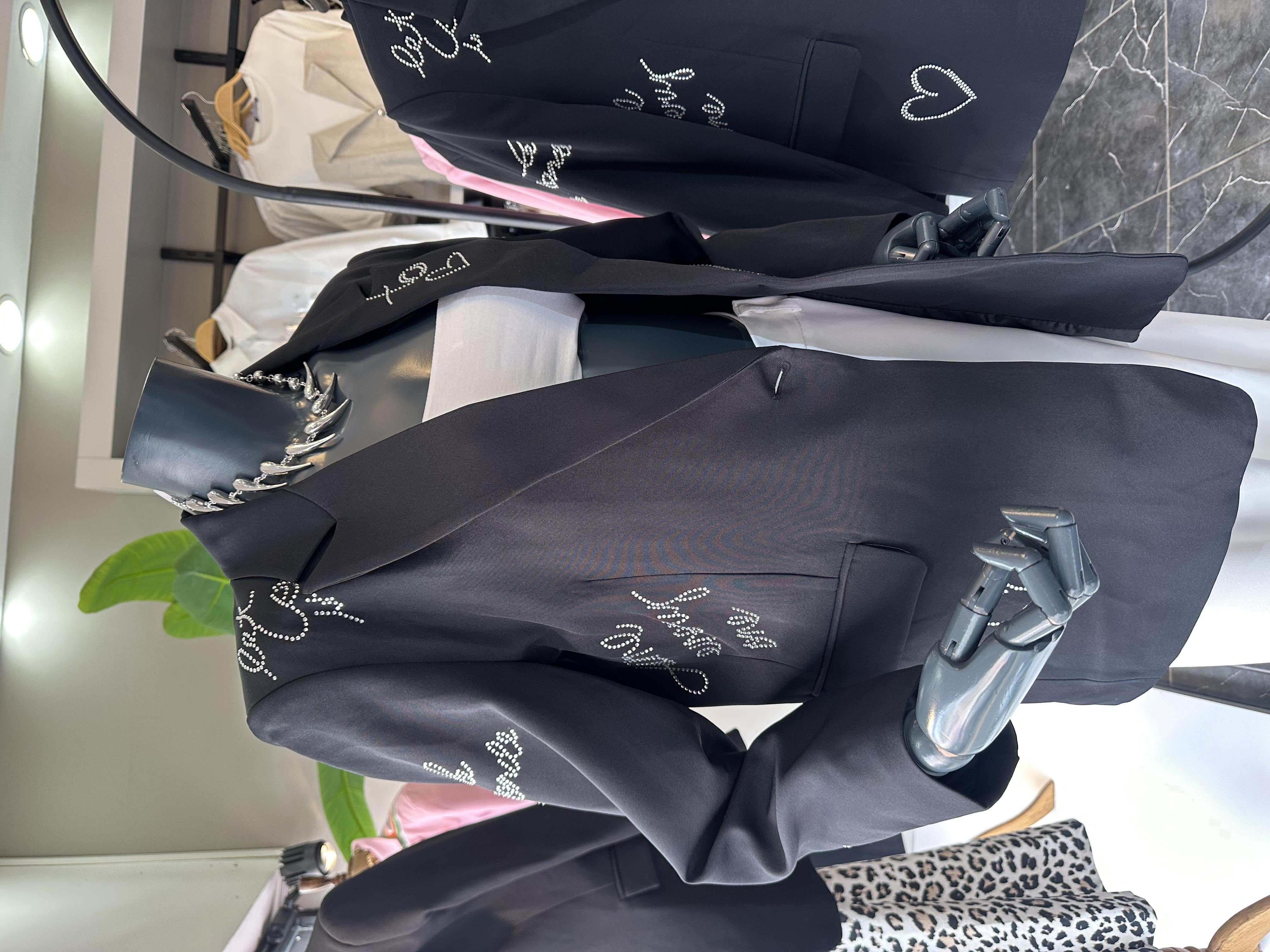 Siyah Taş İşlemeli Blazer Ceket