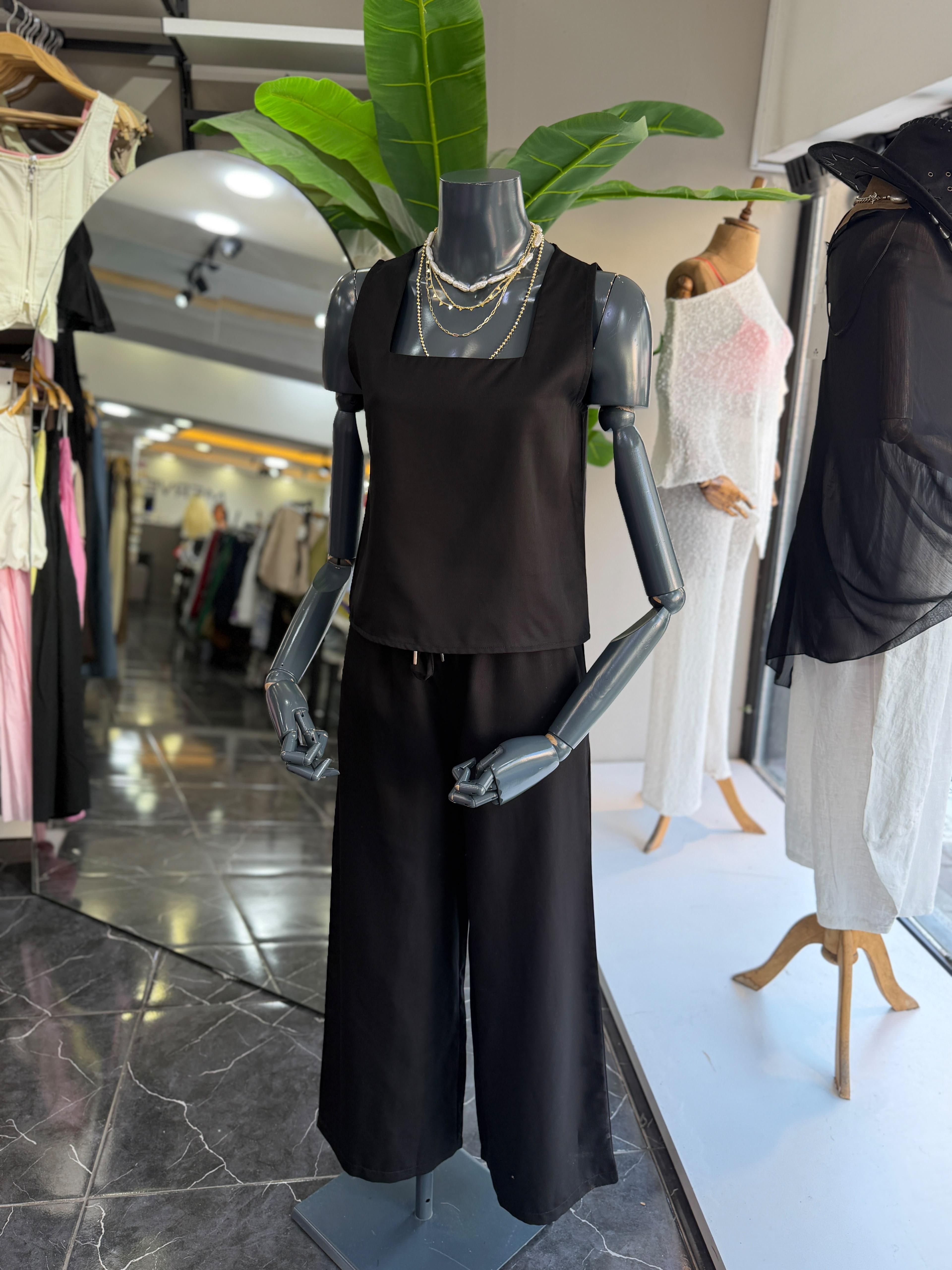 Siyah Tencel Kare Yaka Takım