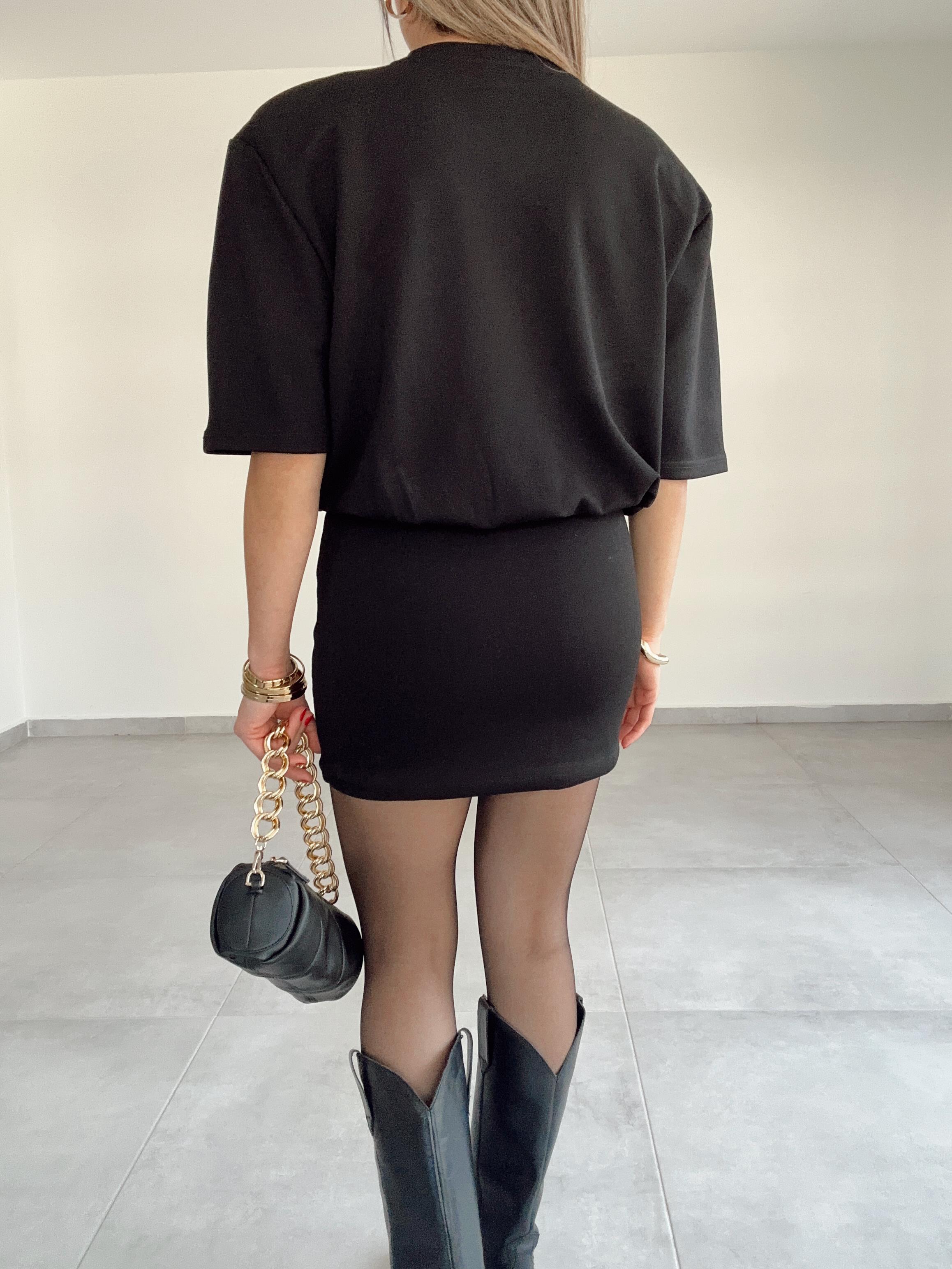 Siyah Vatkalı Kısa Kol Elbise