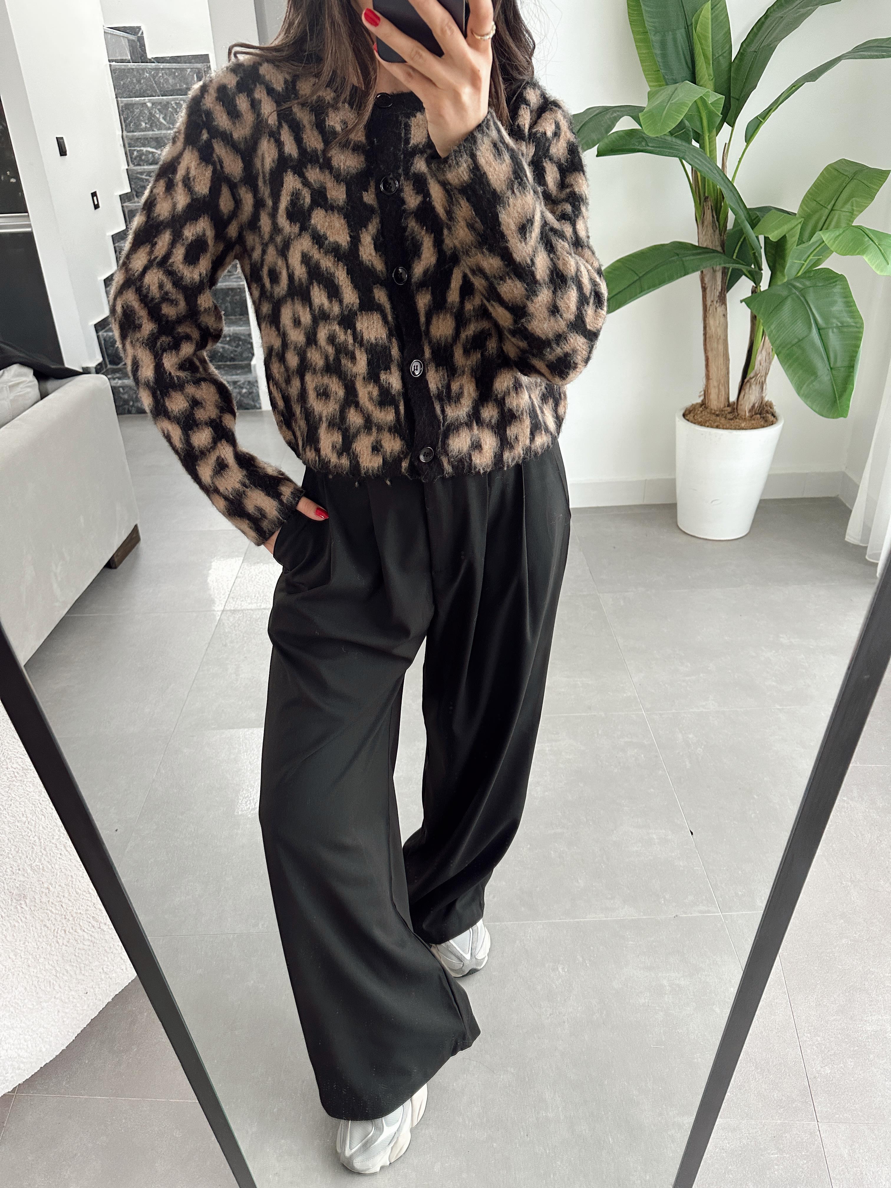 Siyah-Vizon Leopar Desenli Triko Hırka
