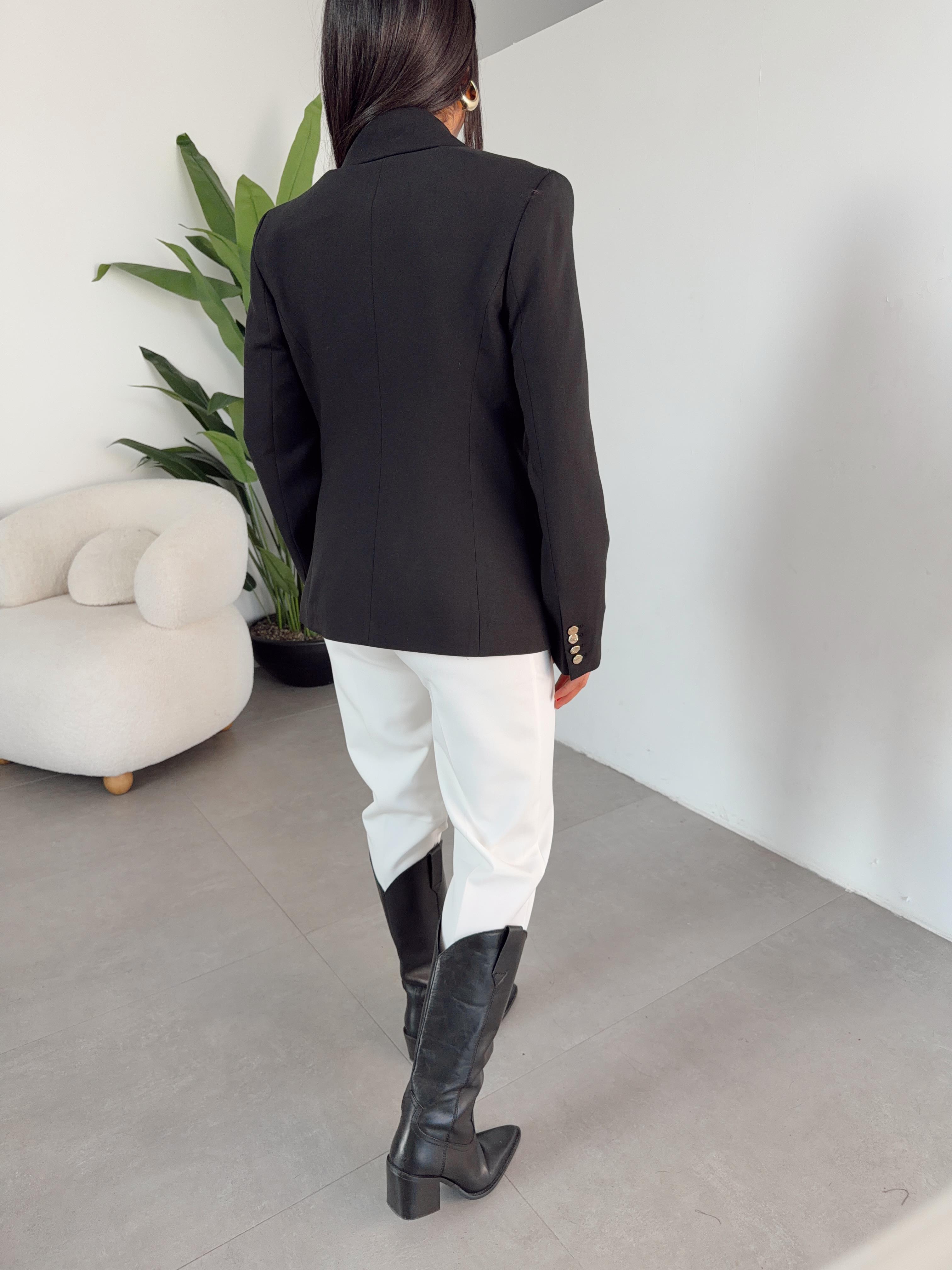 Siyah Vücuda Oturan Blazer