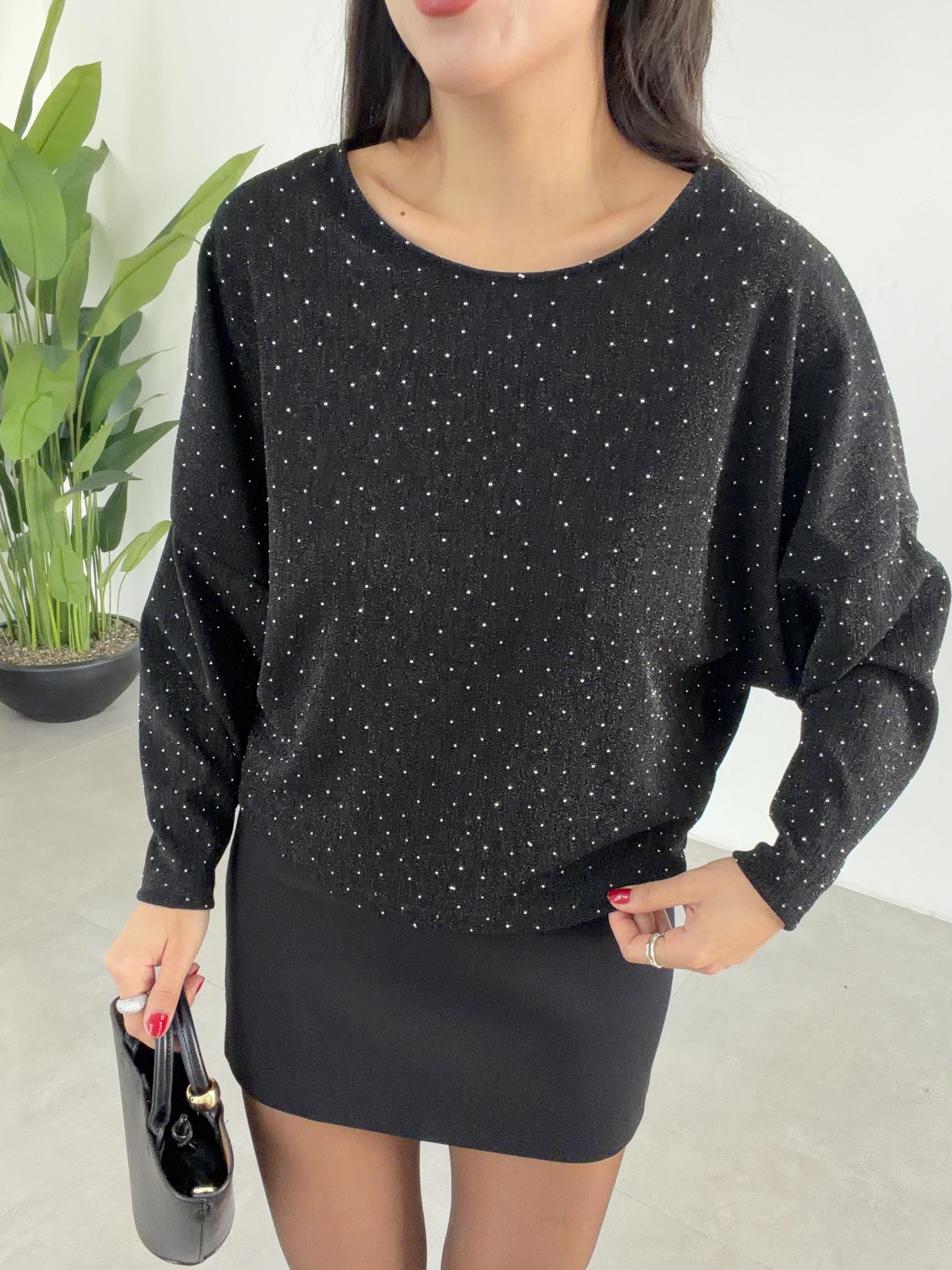 Siyah Yarasa Kol Taşlı Bluz