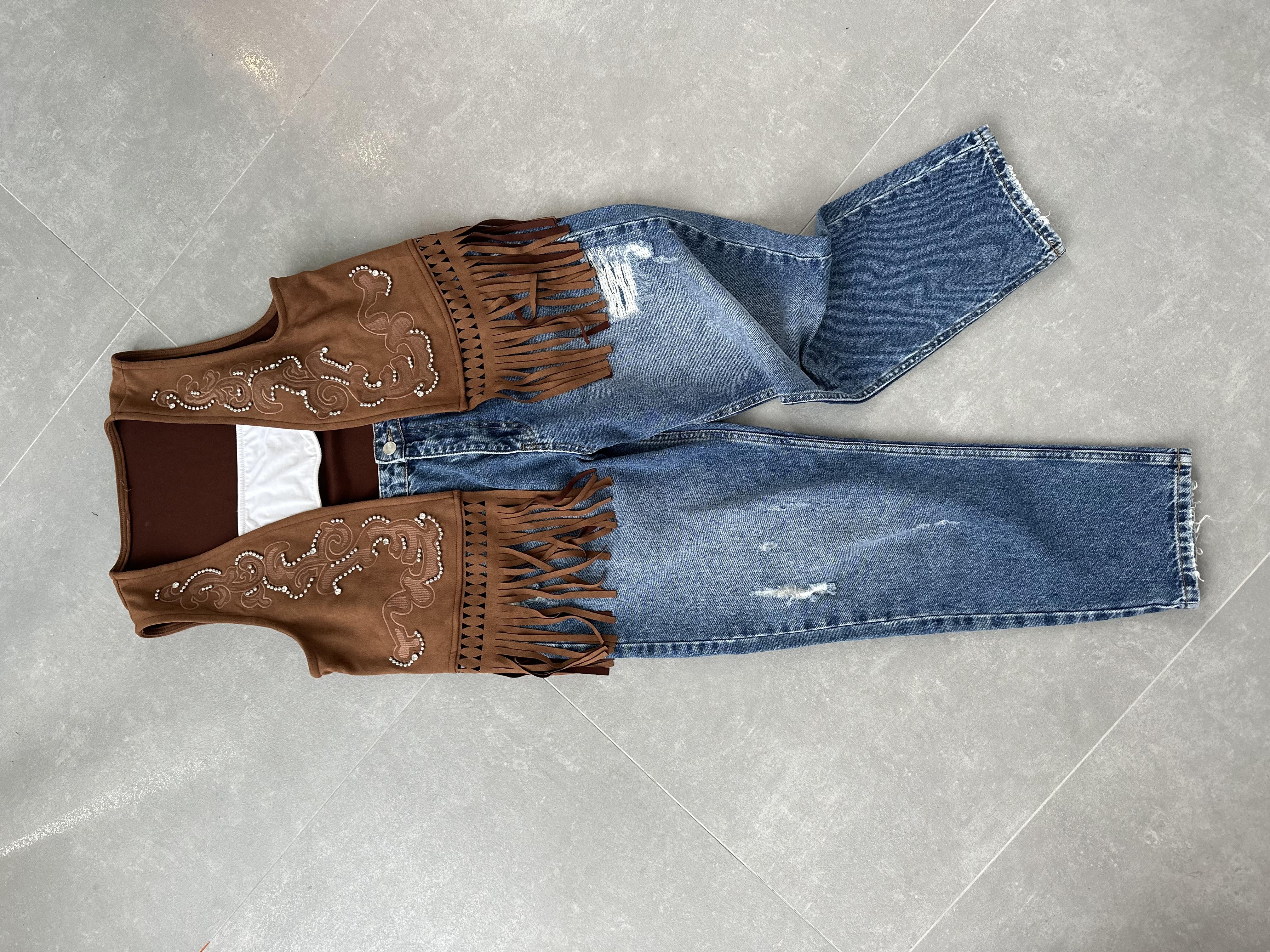 Taba Süet Nakışlı Taş Baskılı Püsküllü Yelek