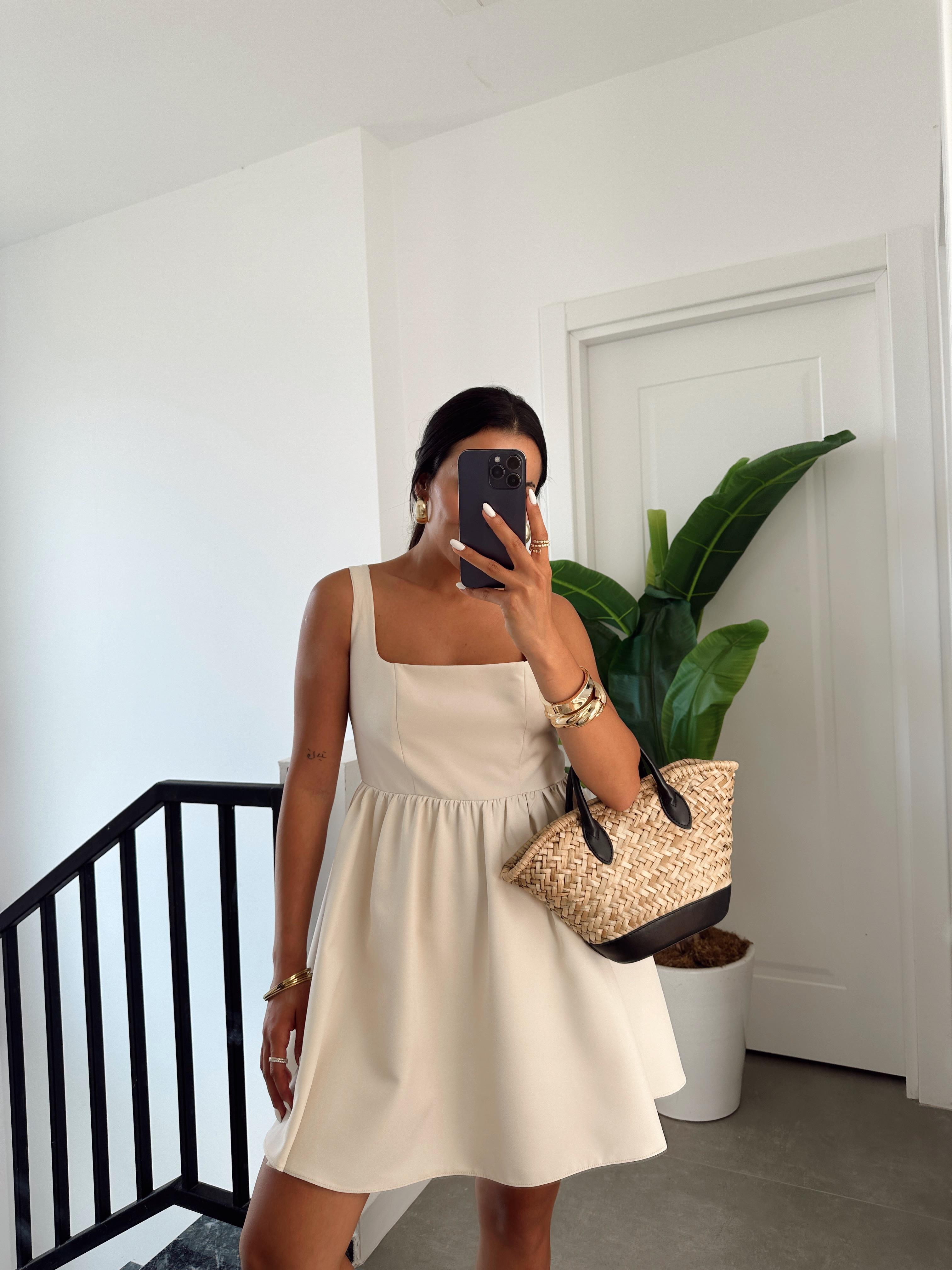 Taş Kare Yaka Elbise