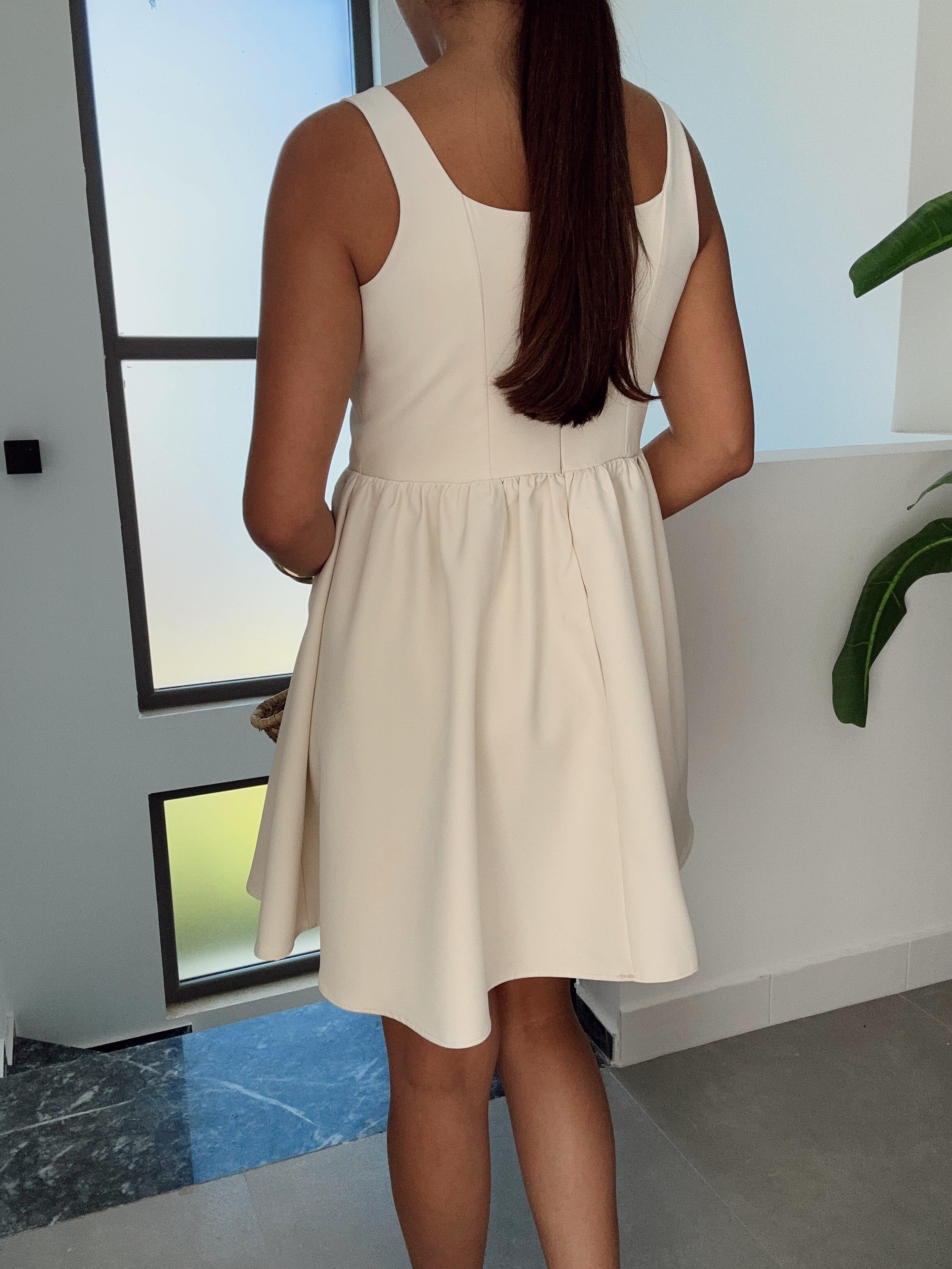 Taş Kare Yaka Elbise