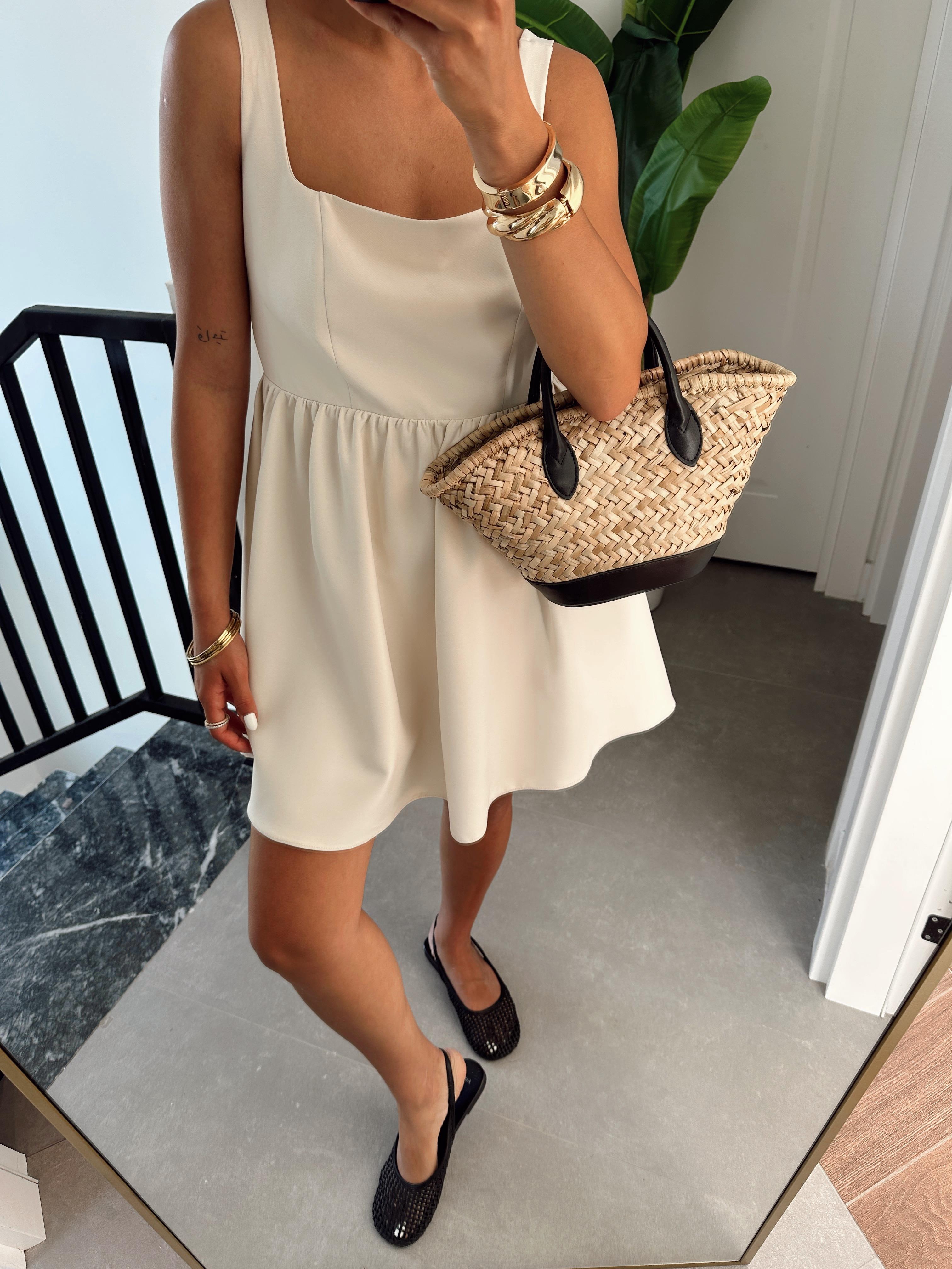 Taş Kare Yaka Elbise