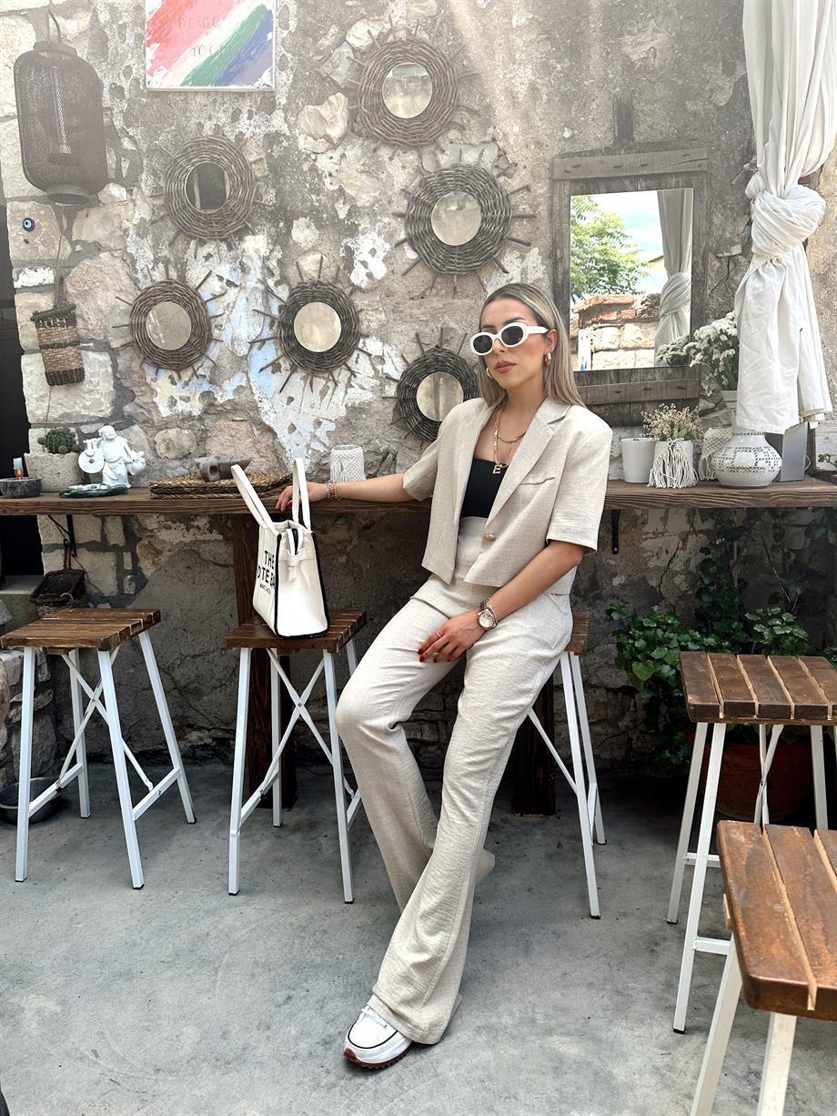 Taş  Rengi Kısa Blazer