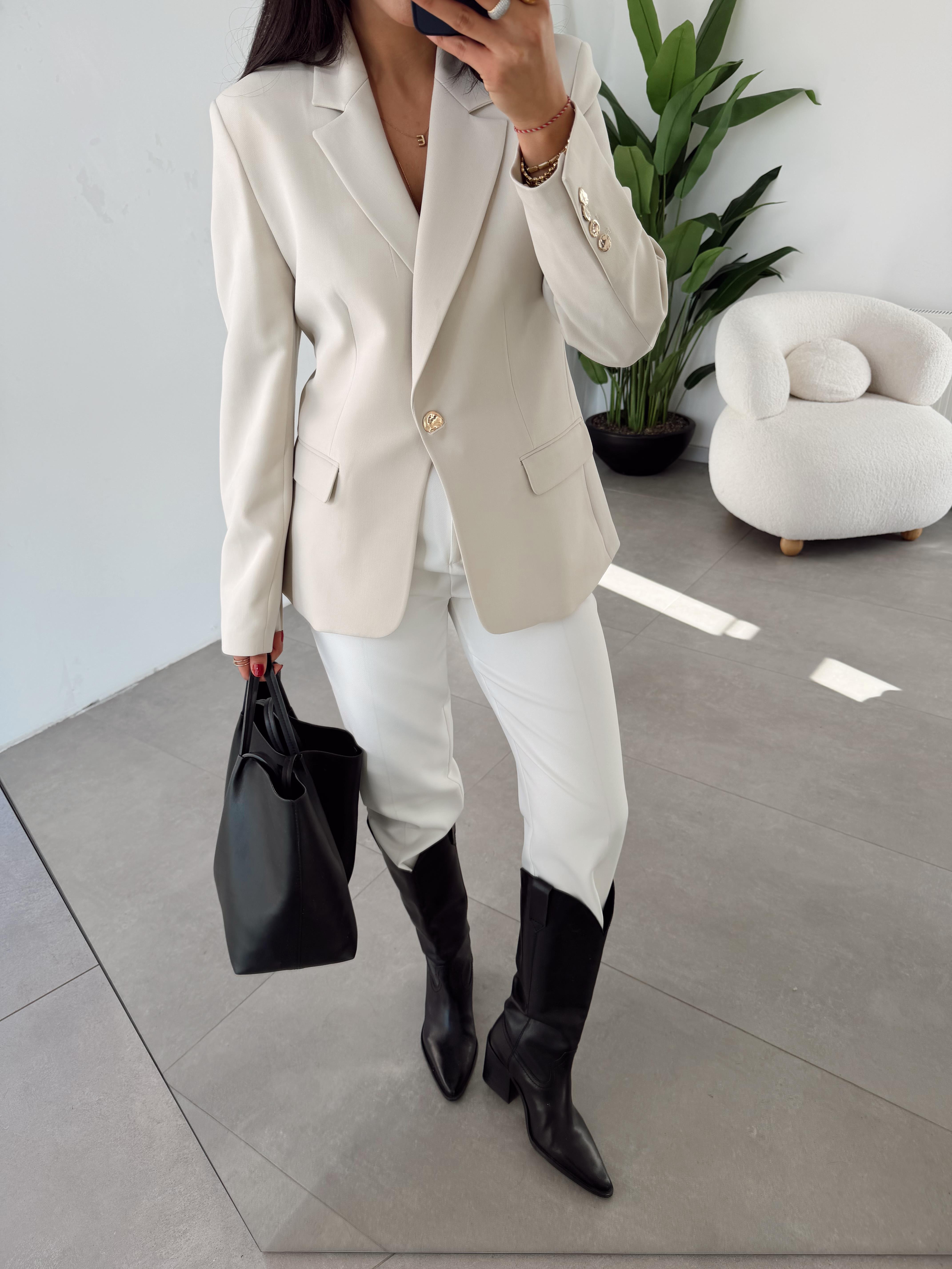 Taş Vücuda Oturan Blazer