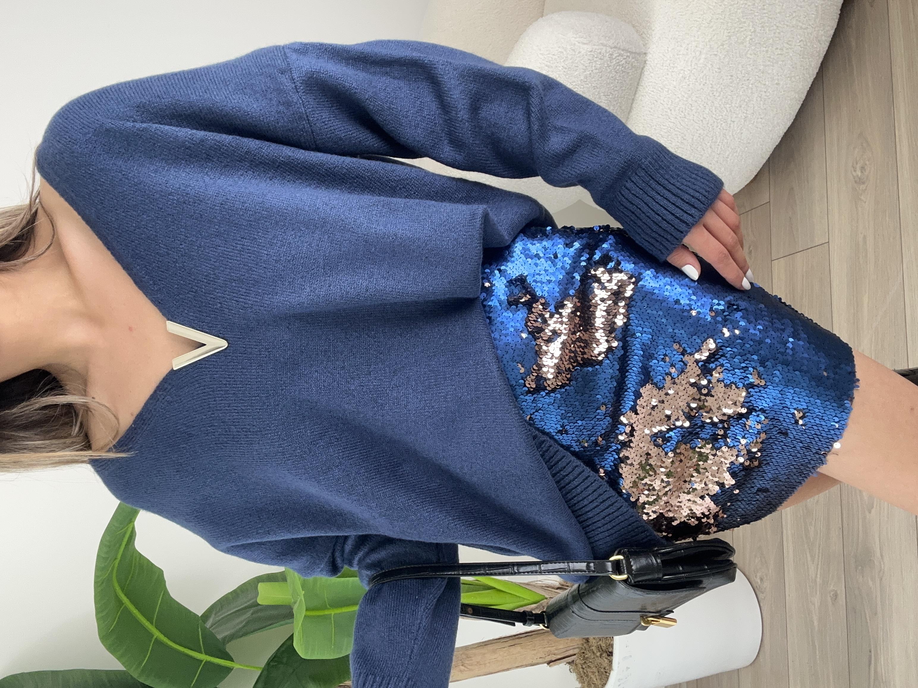 V Aksesuarlı Düz Kazak-İndigo