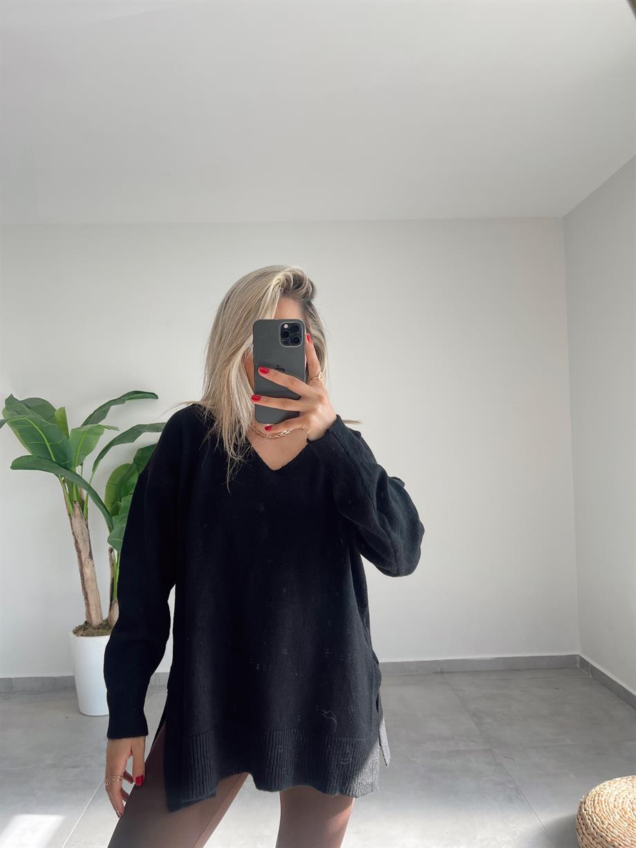 V Yaka Siyah Triko Kazak