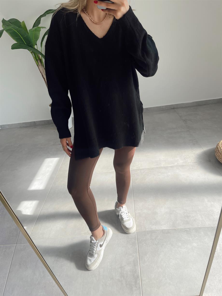 V Yaka Siyah Triko Kazak