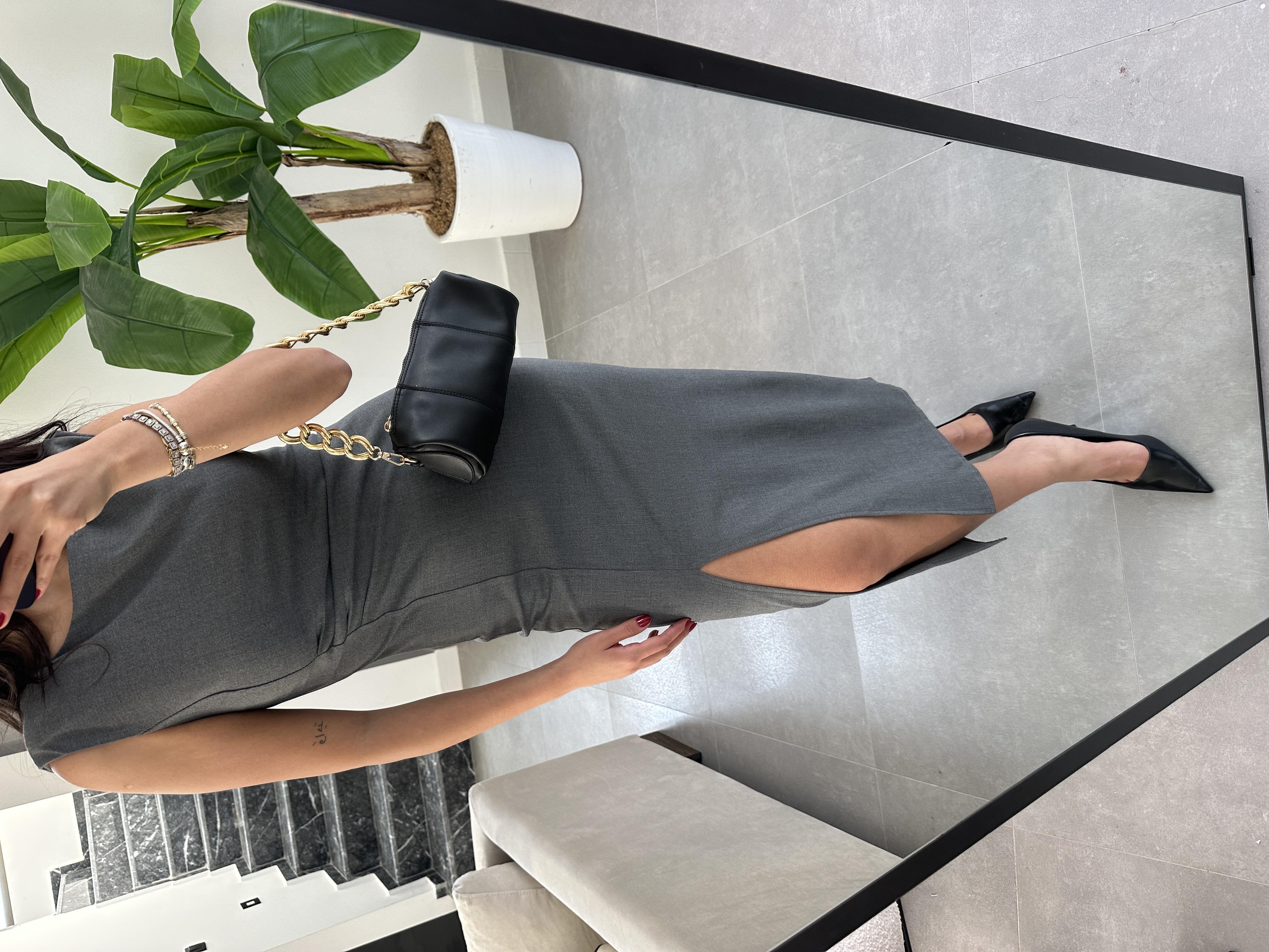 Vatkalı Yırtmaçlı Gri Elbise