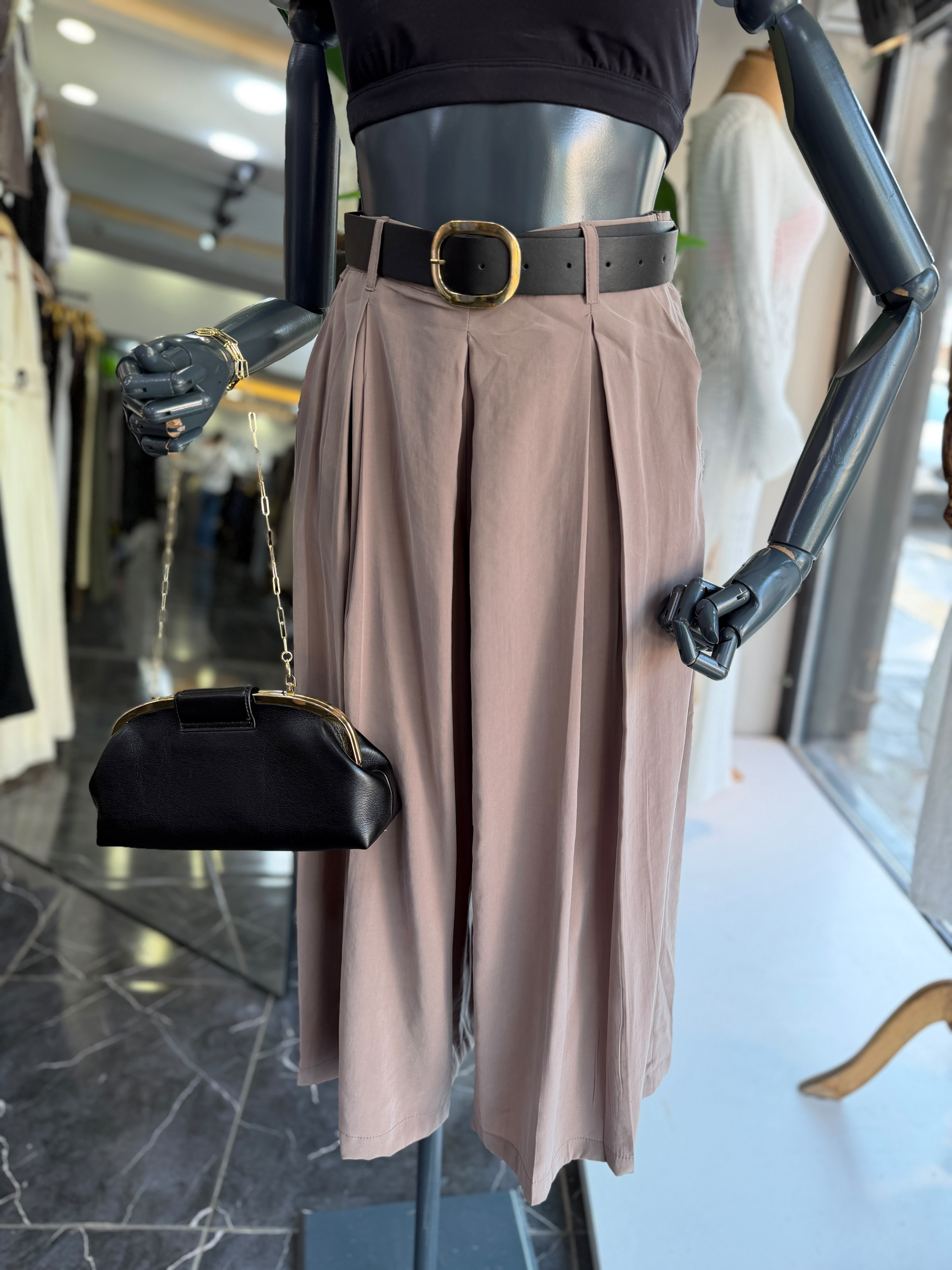 Vizon Kemerli Ve Pileli Culotte Pantolon