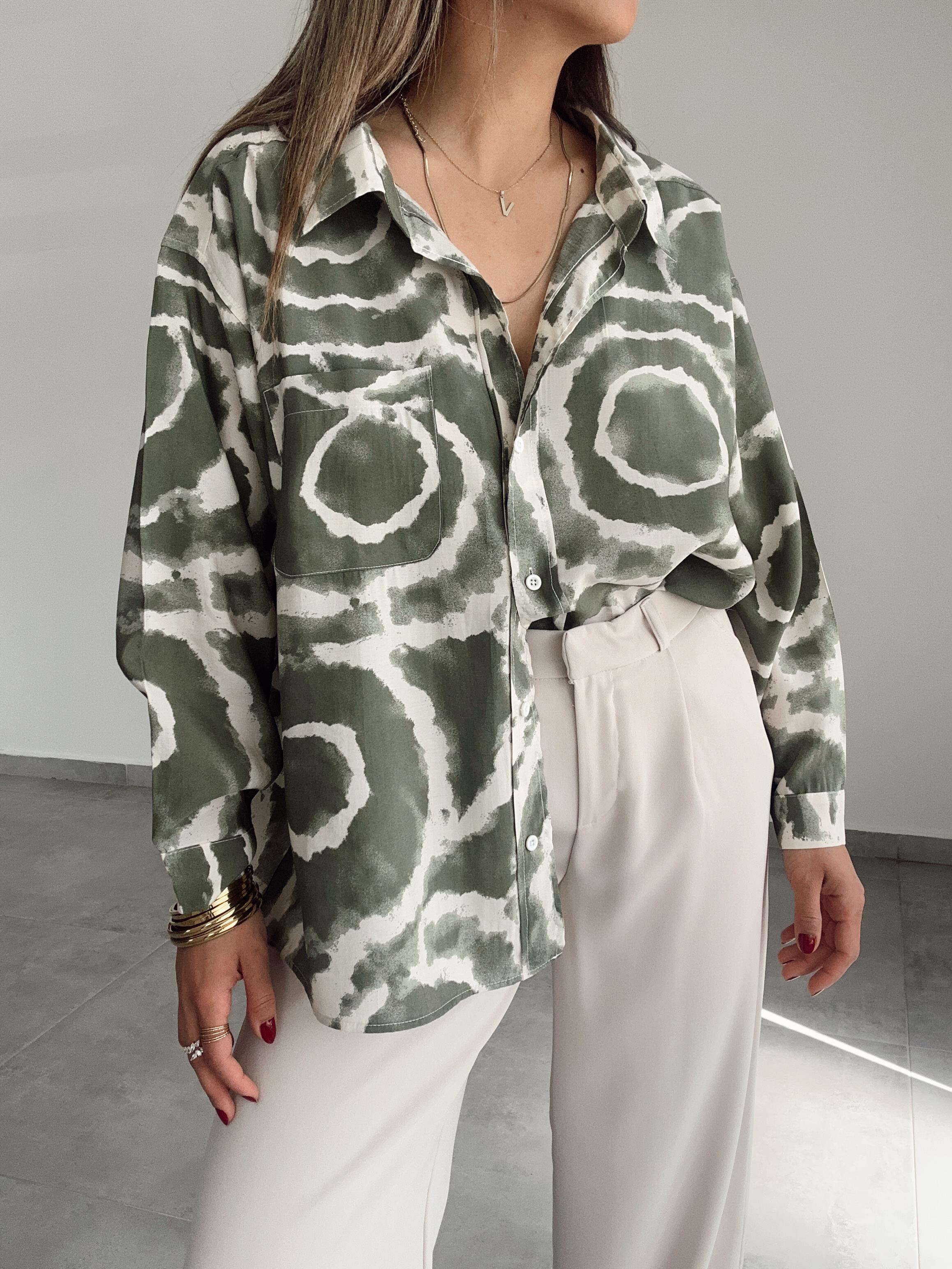 Yeşil-Ekru Desenli Cepli Oversize Gömlek