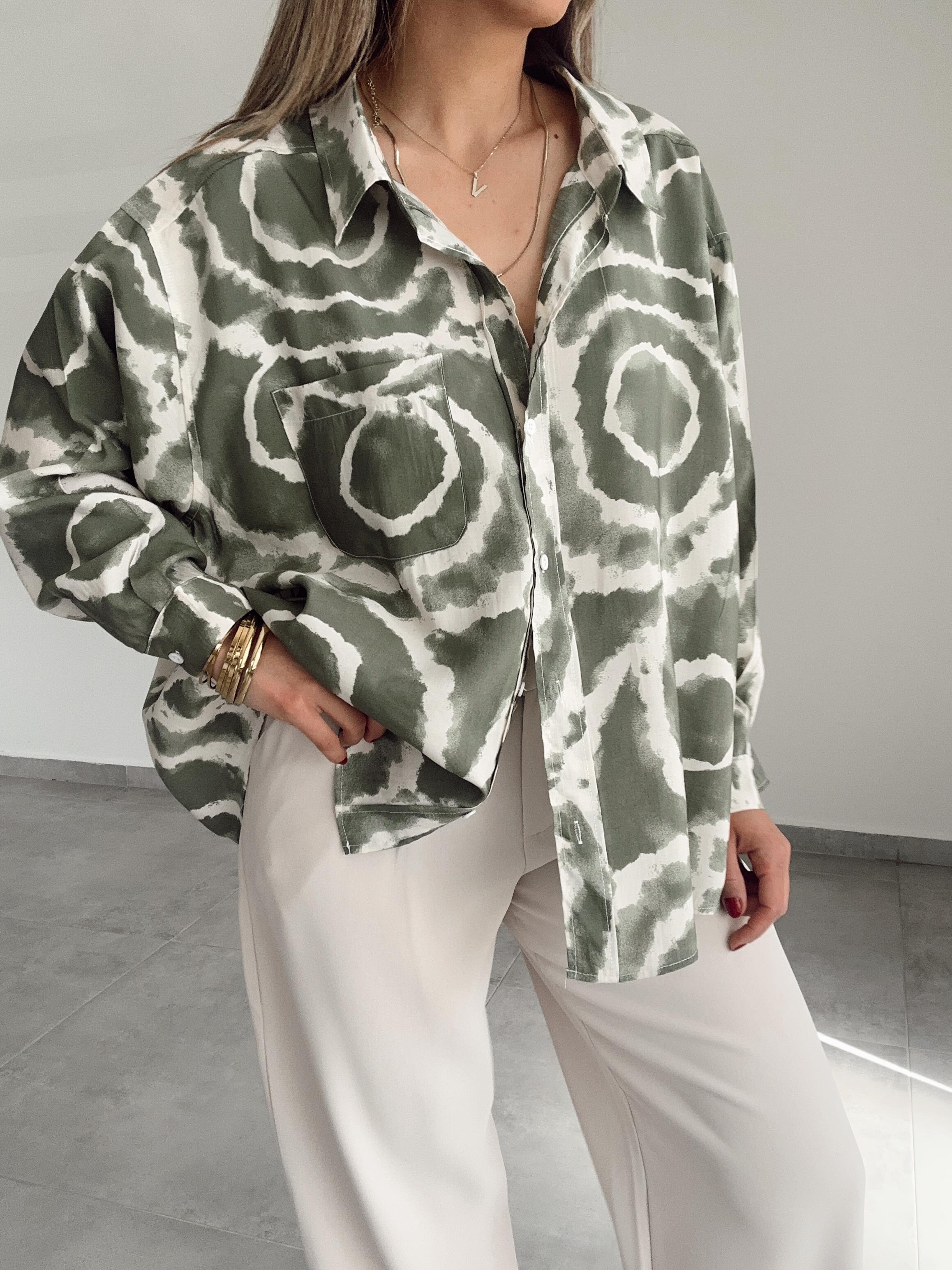 Yeşil-Ekru Desenli Cepli Oversize Gömlek