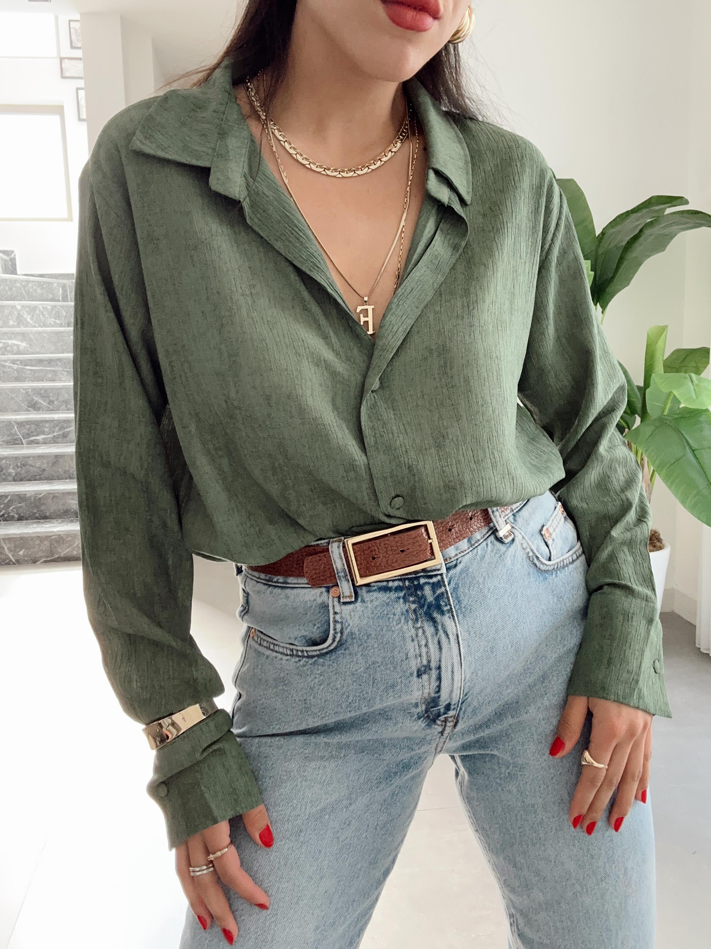 Zümrüt Kendinden Desenli Gömlek