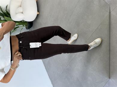 Acı Kahve Boyfit Kesik Paça Jean