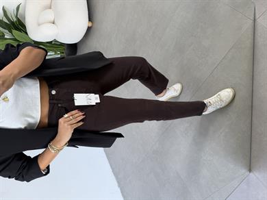 Acı Kahve Boyfit Kesik Paça Jean