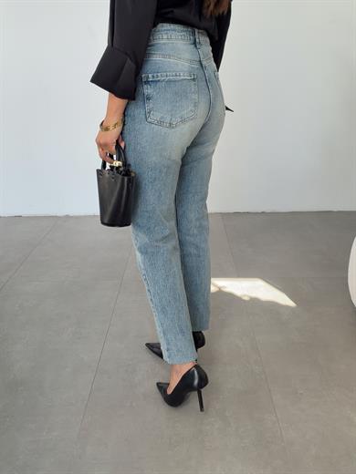 Açık Mavi Boyfit Kesik Paça Jean