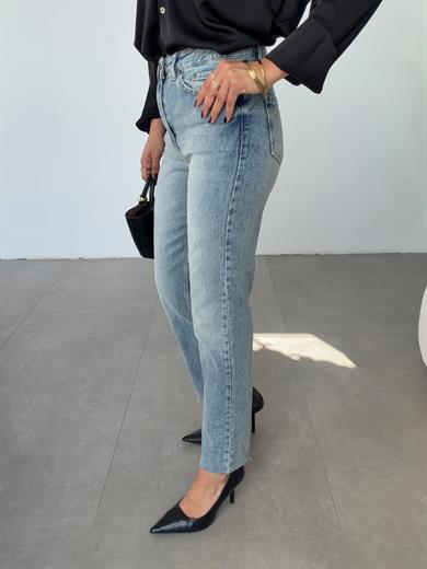 Açık Mavi Boyfit Kesik Paça Jean