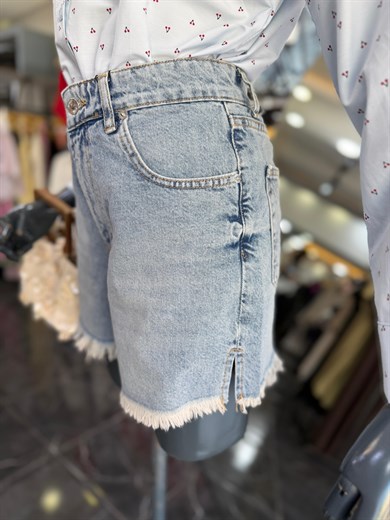 Açık Mavi Kesik Uçlu Paça Jean Şort