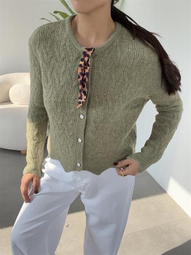 Açık Yeşil Fularlı Düz Hırka