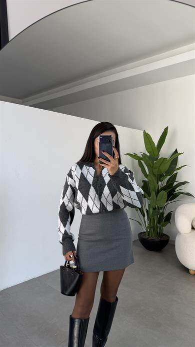 Antrasit-Ekru Baklava Desen Hırka