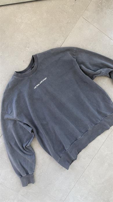 Antrasit Yıkamalı Sırtı Taş Detaylı Sweatshirt