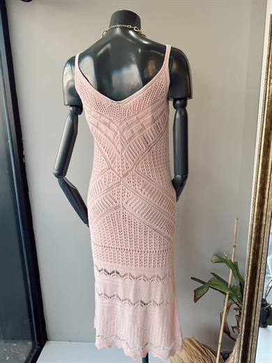 Askılı Ajur Desenli Pudra Elbise