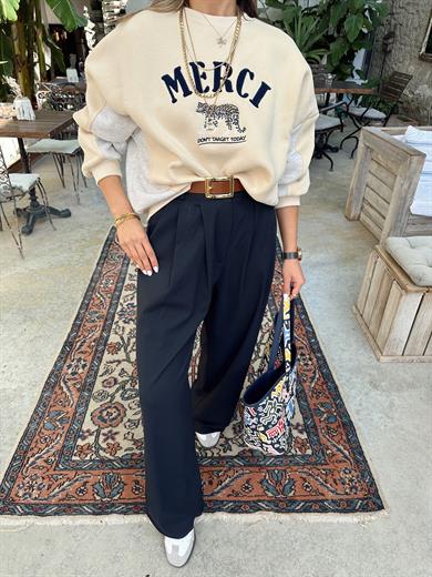 Bej İçi Şardonlu Sweasthirt