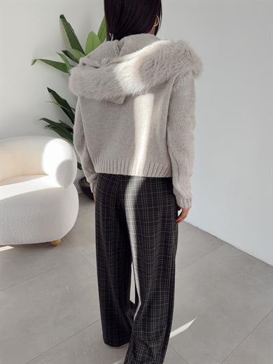 Bej Kapşonu Kürklü Hırka