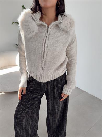 Bej Kapşonu Kürklü Hırka