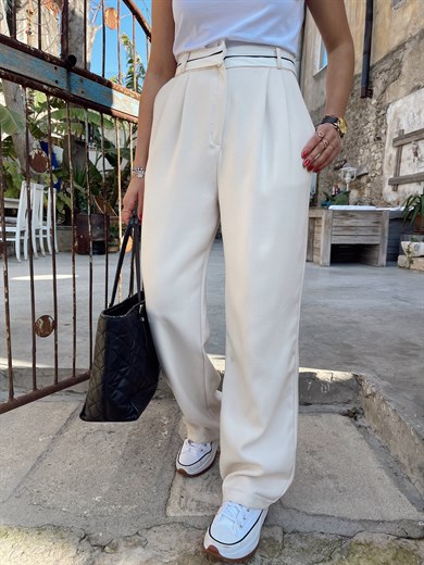 Bej Kemer Detaylı Pantolon