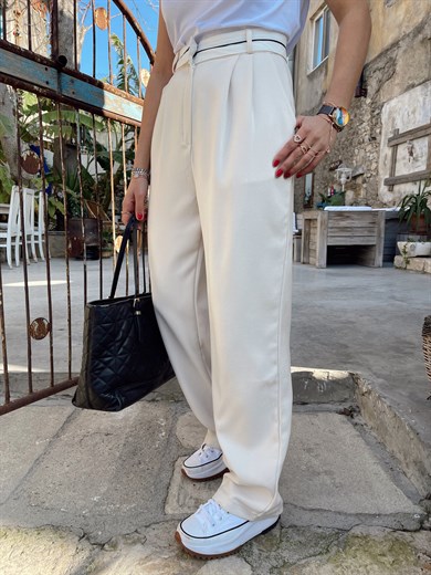 Bej Kemer Detaylı Pantolon