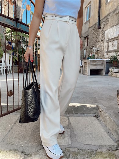 Bej Kemer Detaylı Pantolon