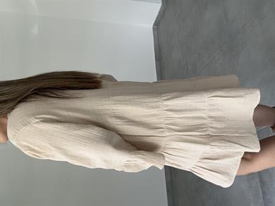 Bej Müslin Hakim Yaka Elbise