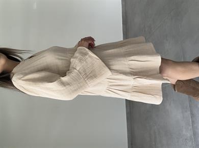 Bej Müslin Hakim Yaka Elbise