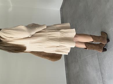 Bej Müslin Hakim Yaka Elbise