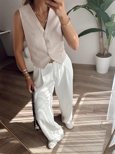 Bej Önü Düğmeli Kısa Yelek