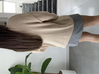 Bej Oval Yaka Yumusak Dokulu Triko Kazak