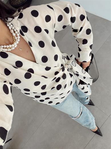 Bej Siyah Puanlı Kruvaze Gömlek