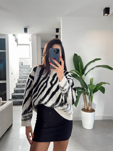 Bej-Siyah Zebra Desen Triko Kazak