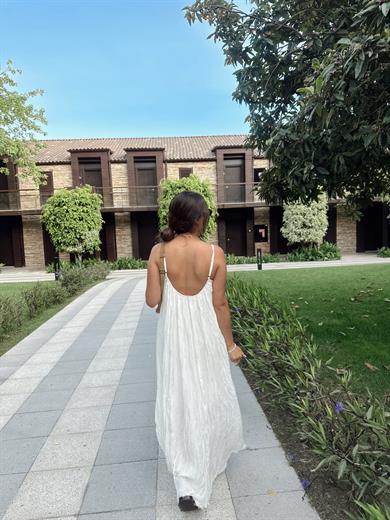 Beyaz Askılı Elbise