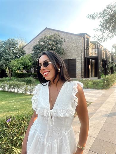 Beyaz Bebe Yaka Brode Elbise