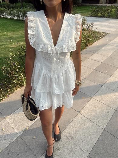 Beyaz Bebe Yaka Brode Elbise