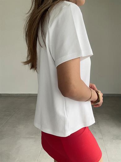 Beyaz Bisiklet Yaka Kalp Baskılı Tshirt