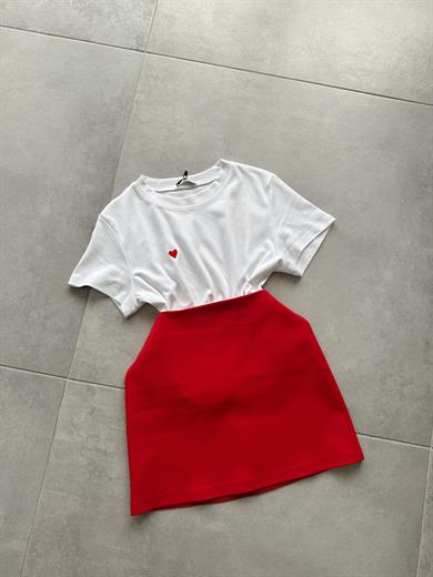 Beyaz Bisiklet Yaka Kalp Baskılı Tshirt