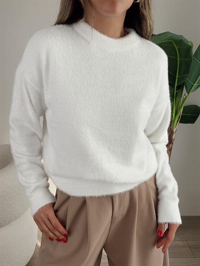 Beyaz Bisiklet Yaka Triko Kazak