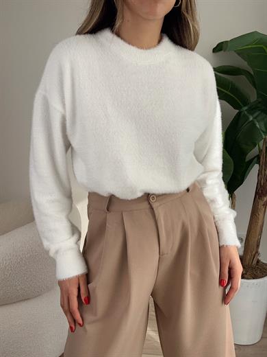 Beyaz Bisiklet Yaka Triko Kazak